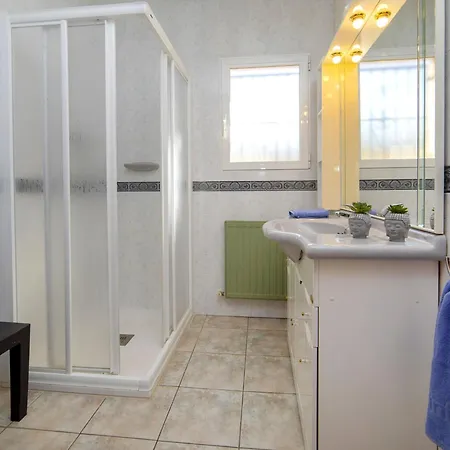 Servinola By Interhome Tatil Evi Calp